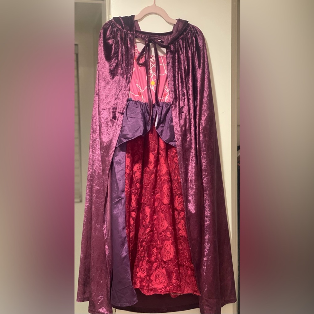 Sarah Sanderson Hocus Pocus Size 4-6T